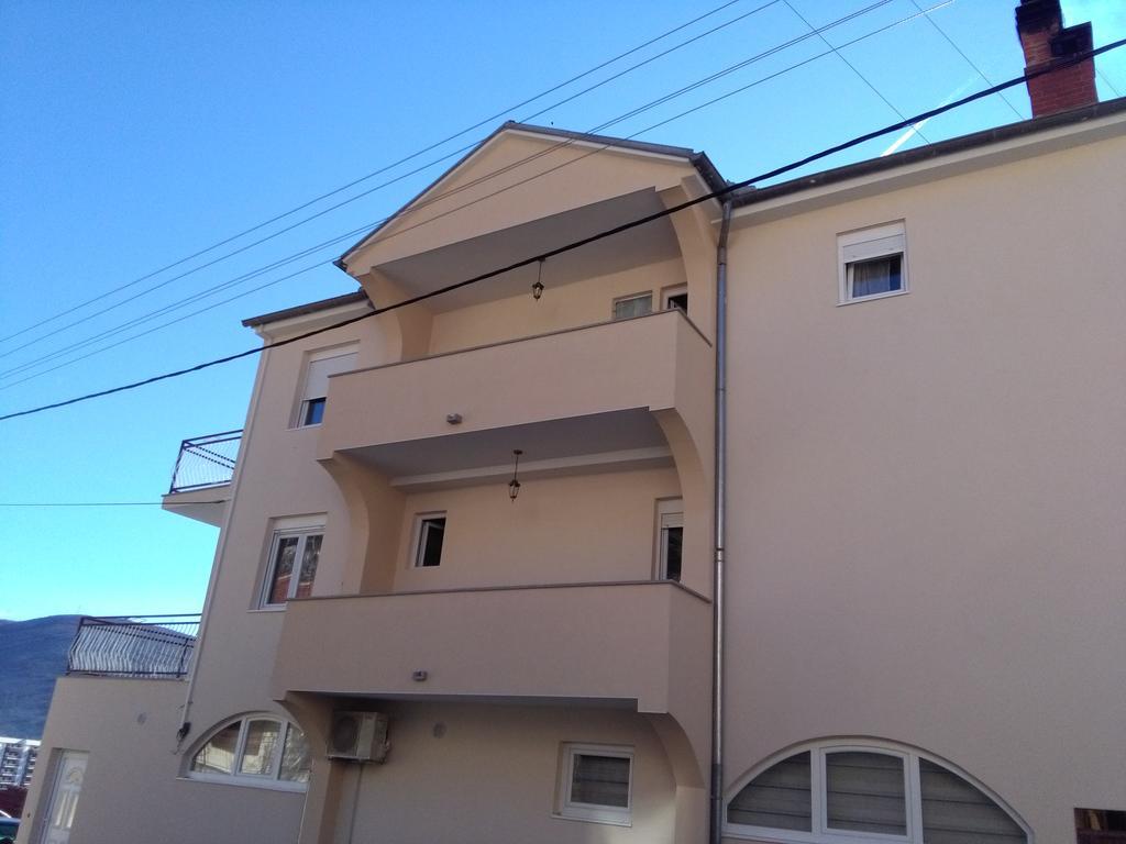Sun City Apartments 特雷比涅 外观 照片