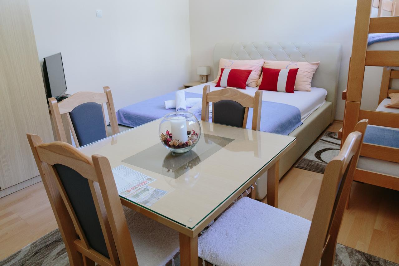 Sun City Apartments 特雷比涅 外观 照片